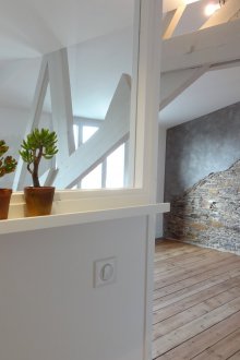 Decorating a studio apartment in a loft style