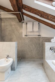 Bathroom in the loft studio