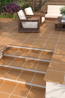 Облицован вътрешен двор