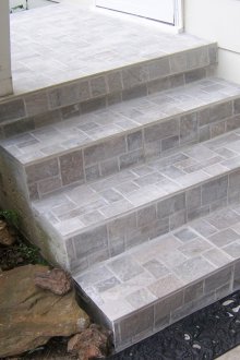 Сиви веранди