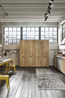 Шкаф за дърво на таванско помещение