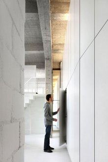 Тавански шкаф в коридора