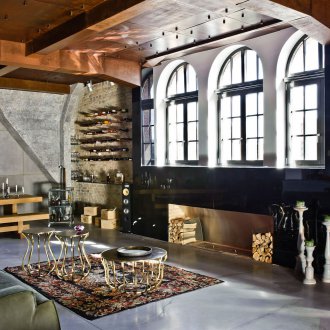 Метал в декора на тавана на хола