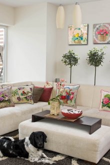 Светла всекидневна в стил Прованс