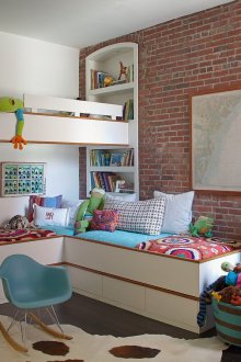 Тухлена стена в детската стая в стил лофт