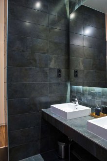 Каменна таванска плочка