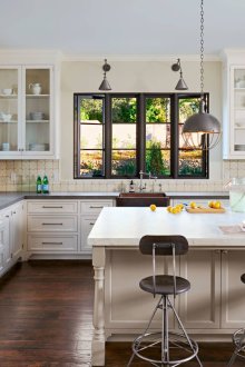 Островна кухня в стил Прованс