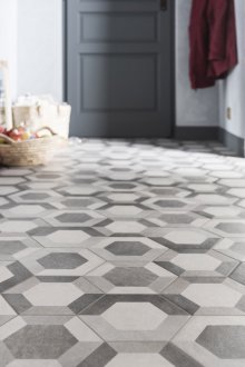 Сива плочка с модел