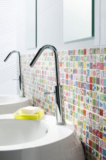 Панели във вътрешността на банята