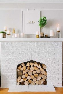 Бяла плочка за камина