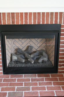 Тухлена плочка за камина