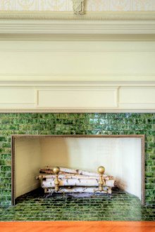 Зелена плочка за камина