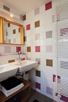 Остъклена стенна плочка