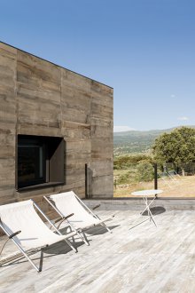 Предна плочка под дърво