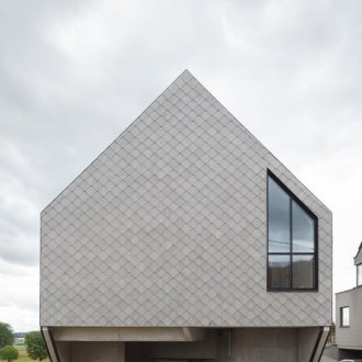 Предна плочка фигура