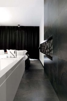 Черна безшевна плочка