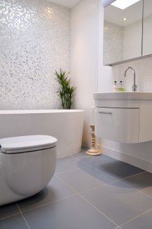 Baskom dinding-digantung dengan kabinet plastik