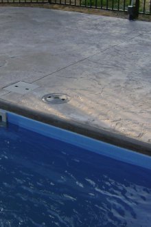 Бетонна плочка за басейн