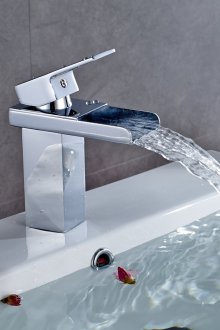 Cascade Chrome Mixer