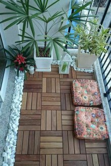 Дървена плочка към балкона