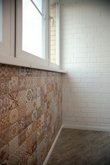 Стенни плочки към балкона