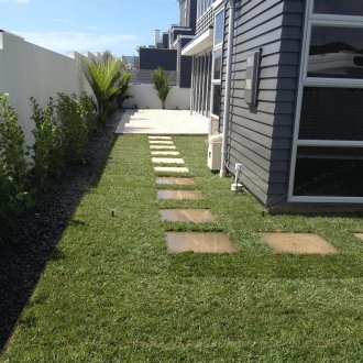 Грижа за тревата