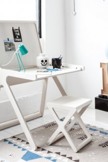 Сгъваема маса за ученик