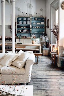 Lajur di antara ruang tamu dan dapur