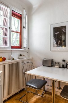 Pengezonan ruang tamu dan dapur kecil