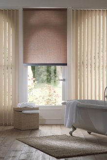 Вертикални щори и щори в банята