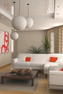 Кафяви щори във вътрешността на апартамента