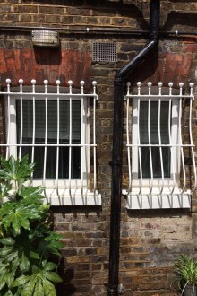 Стоманена решетка за прозорци