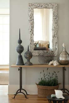 Дървена рамка за огледалото