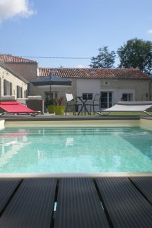 Басейн до къщата