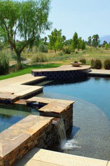 Басейн с джакузи