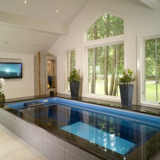 Закрит басейн