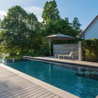 Озеленен басейн