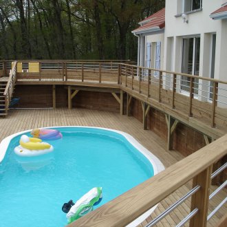 Полукръгъл басейн