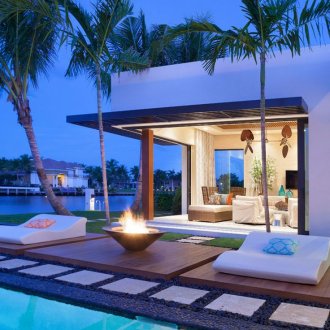 Басейн в тропически стил