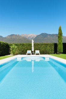 Наклонен дънен басейн