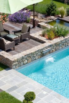 Басейн с водопад