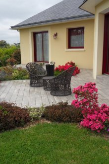 Цветно легло на лятна тераса