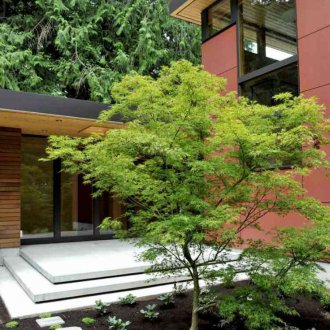 Японска клумба в страната