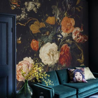 Черен флорален тапет