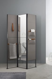 Екран в банята