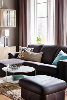 Кафяв диван