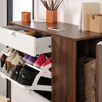 Кафява стойка за обувки