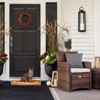 Кафяви мебели на открито