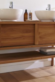 Кафяви мебели за баня