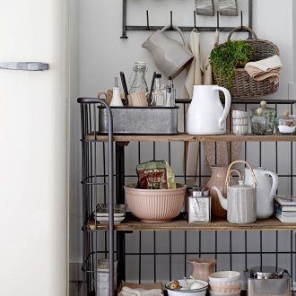 Кухня с етажерки